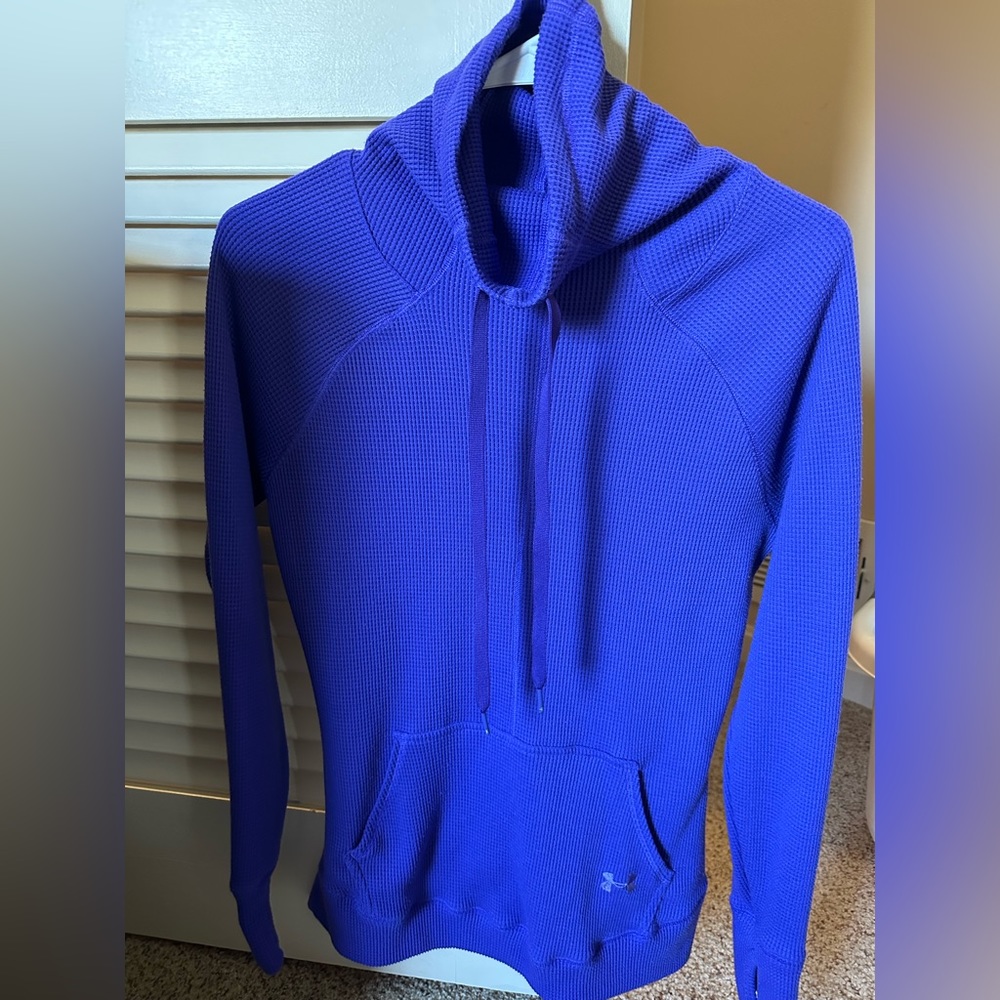 Under armour women’s pullover with hanging neck